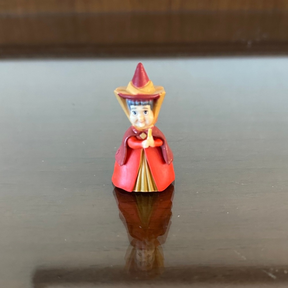 Disney Sleeping Beauty Flora Fairy Red Miniature PVC Figure Toy Cake Topper